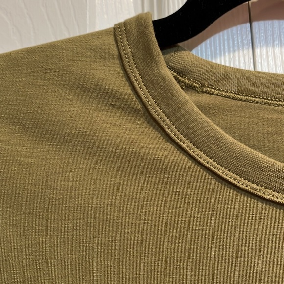 ❤️SOLD❤️Lululemon Classic Fit Cotton Blend T-Shirt in Army Green - Picture 4 of 12